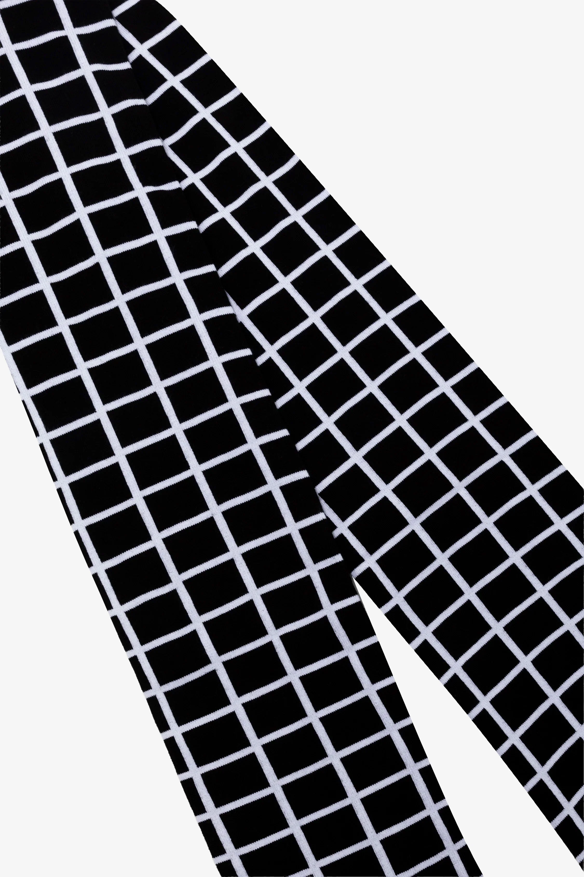 JQSCARF06 - Grid Scarf - Image 6