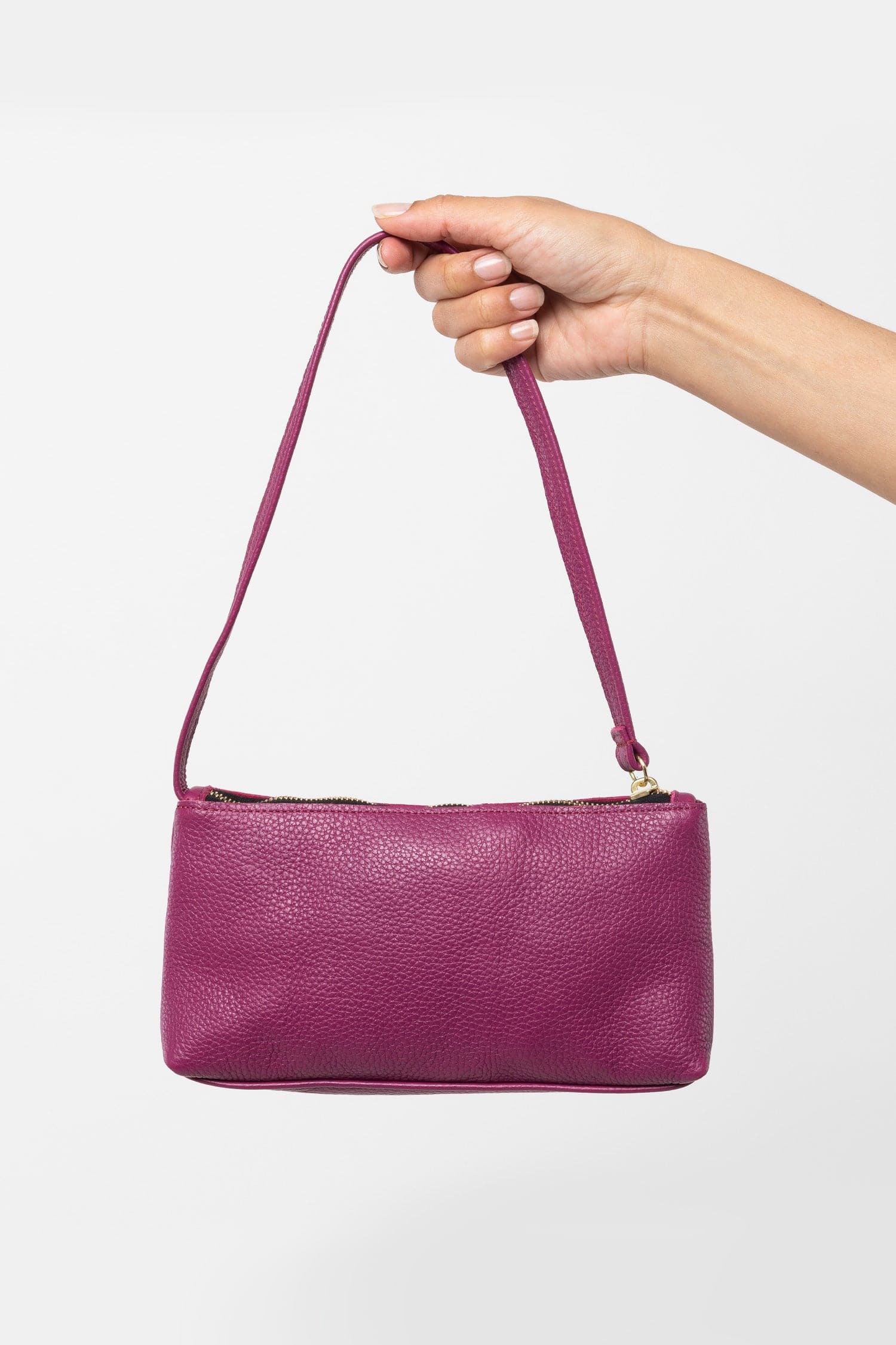 RLH3468 - Leather Zip Pochette - Image 15